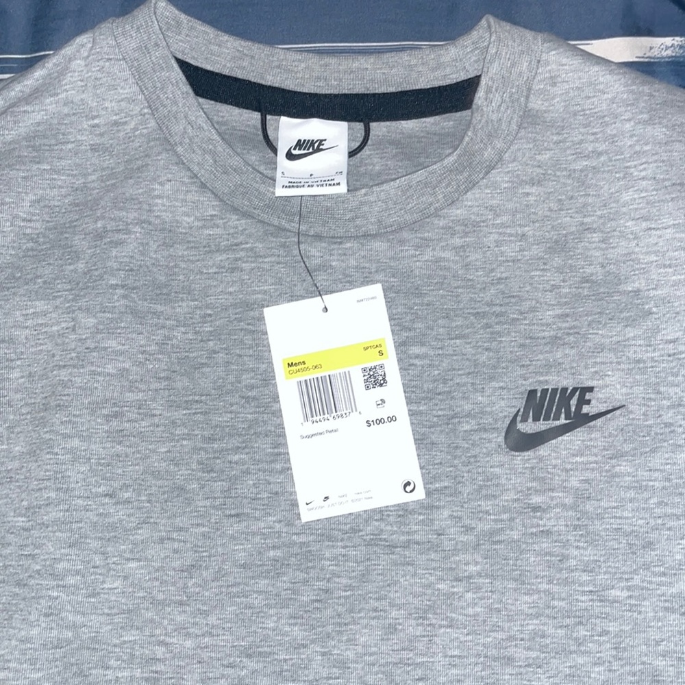 COPY - Mens Nike crewneck size small selling for 80 bought for 100